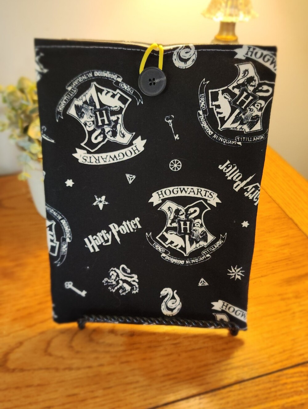 Harry Potter Hogwarts Logo Kindle Sleeve - Black and White